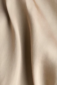 Short à cordon en satin