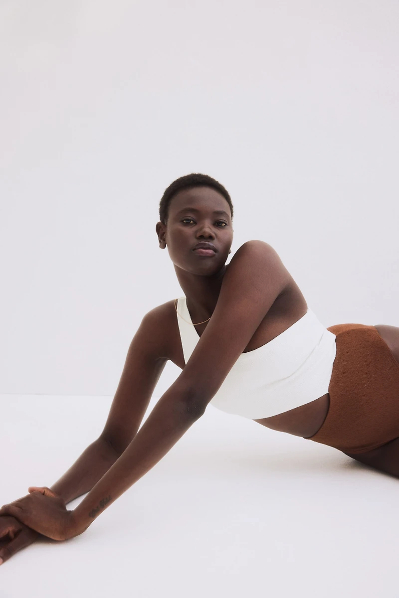 Costume de bain asymétrique coussiné échancré