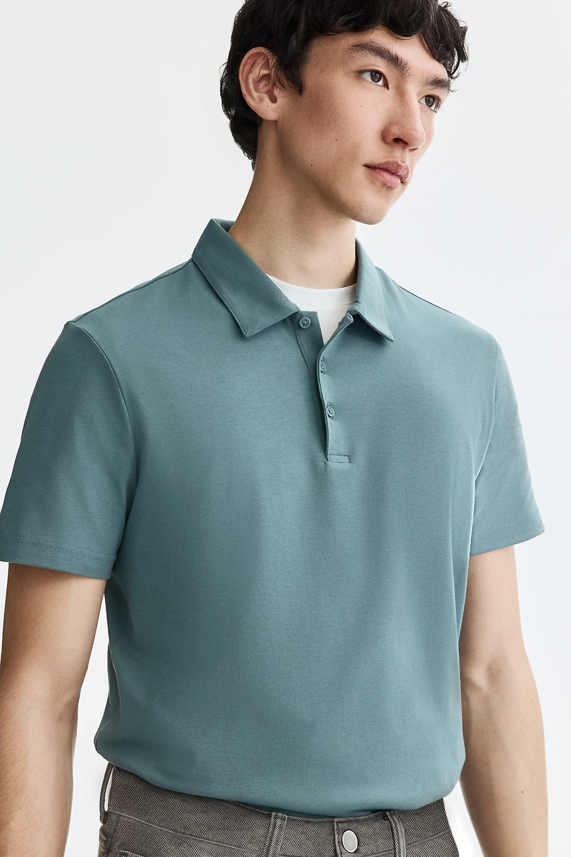 Polo près du corps