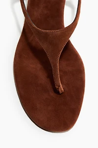 Sandales à talon en cuir velours