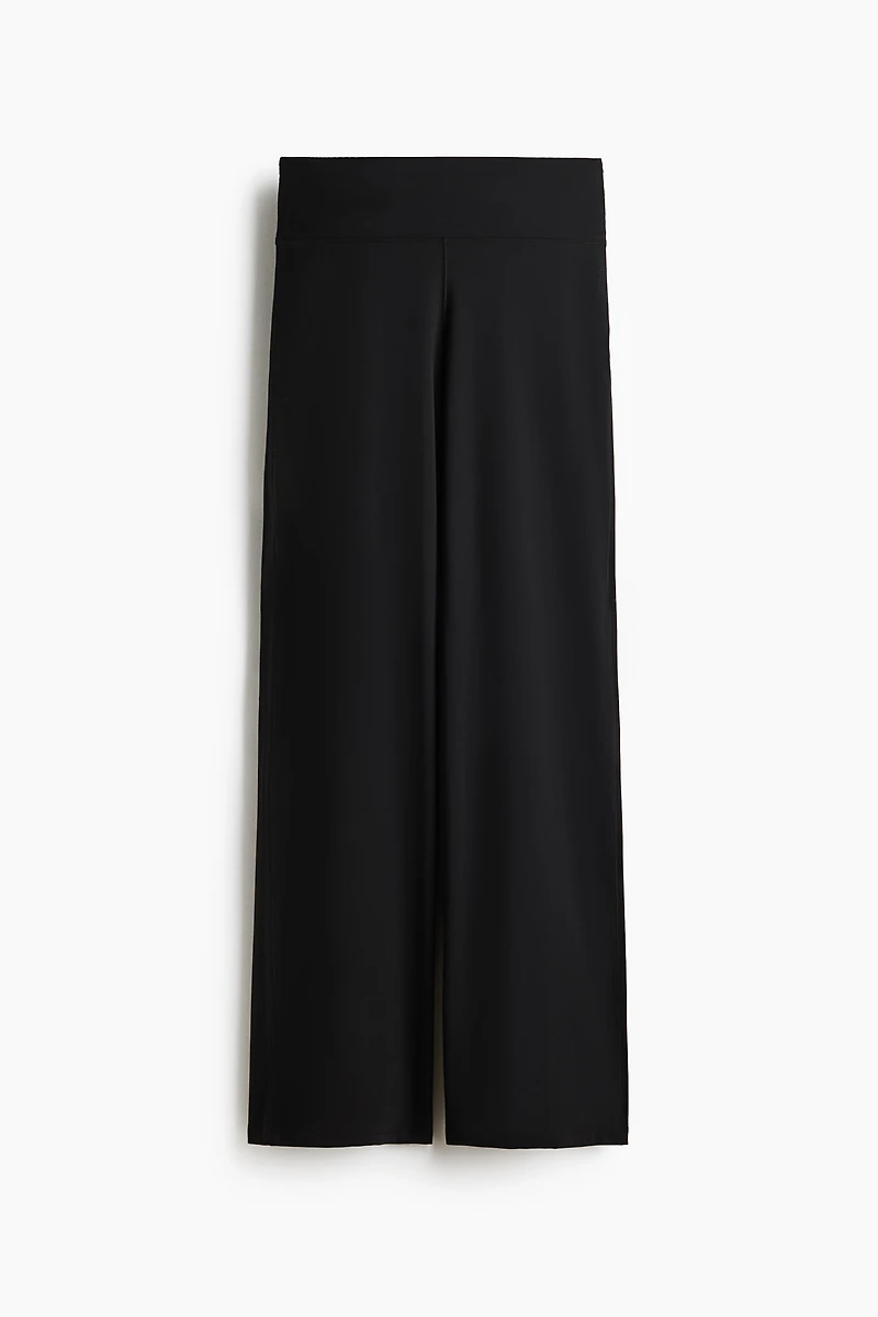 Wide sports leggings with SoftMove™