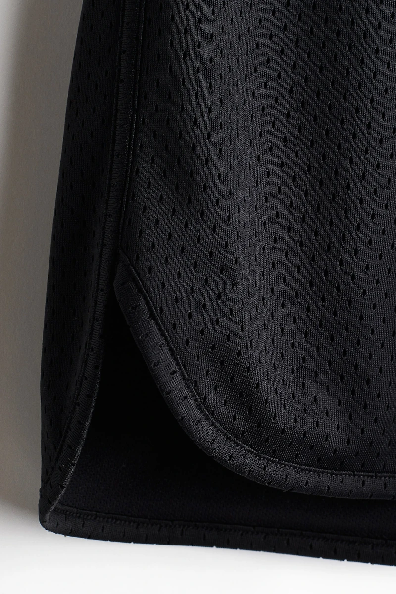Basketball Shorts with DryMove™