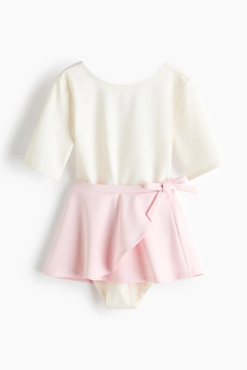 Ensemble 2 pièces maillot et jupe