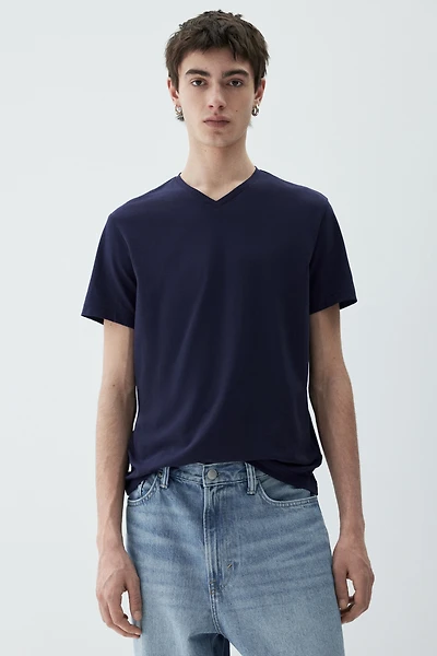 Slim Fit V-neck T-shirt