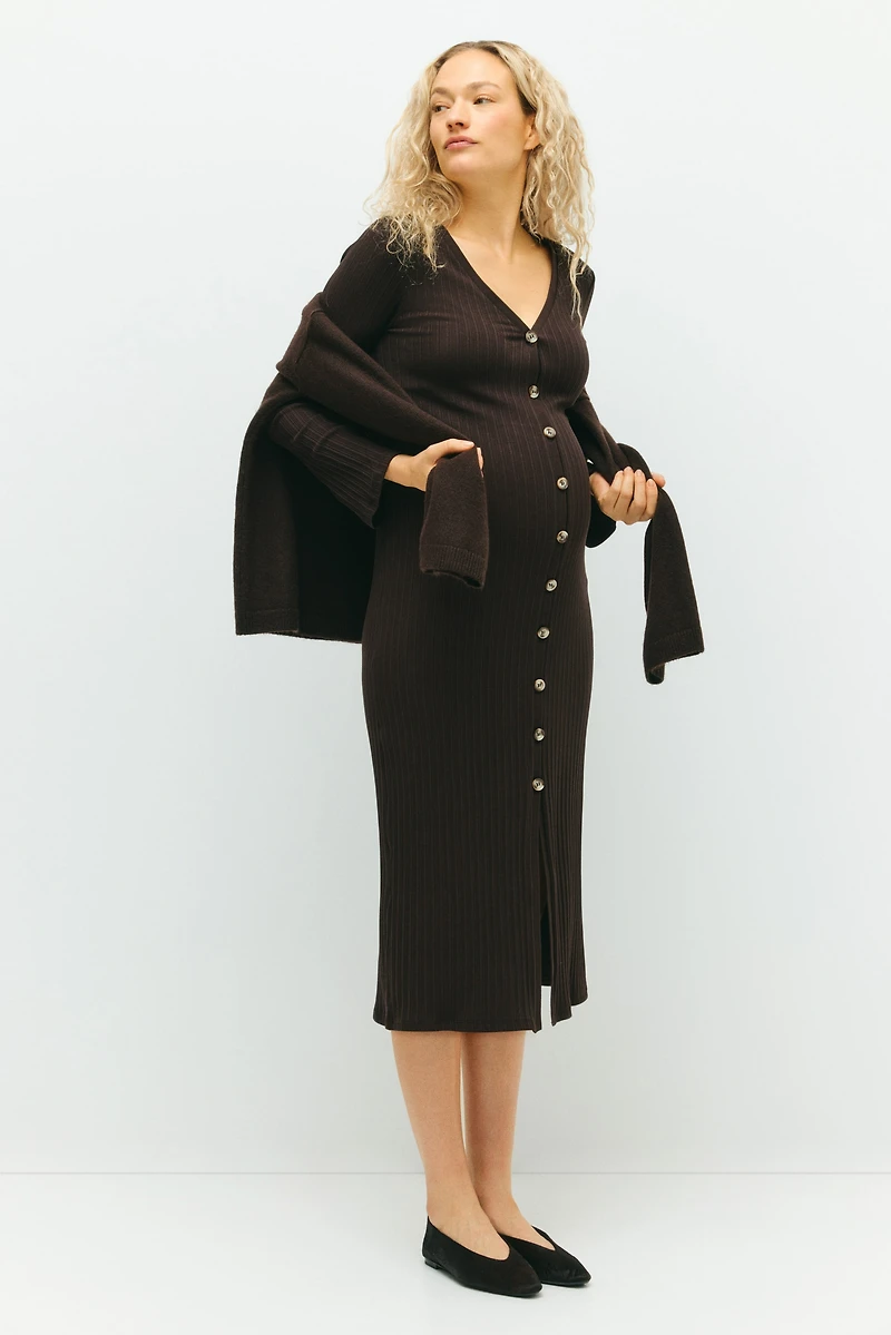 MAMA Robe à boutons en tricot côtelé