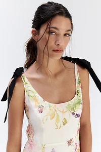 Robe avec bretelles à nouer et jupe évasée