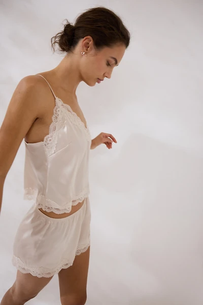 Pyjama en satin avec dentelle