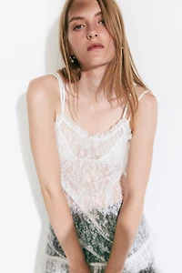 Robe à volant en dentelle