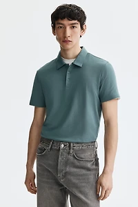 Polo près du corps