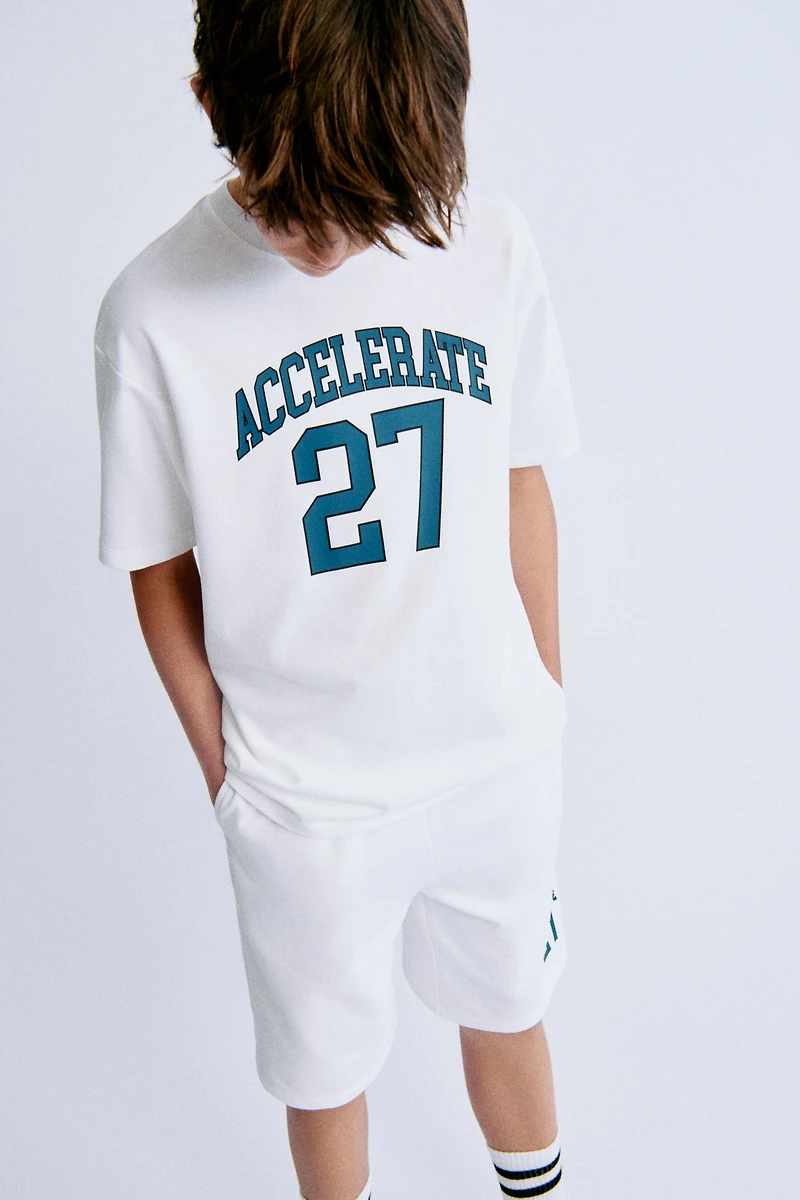 Ensemble 2 pièces avec T-shirt et short