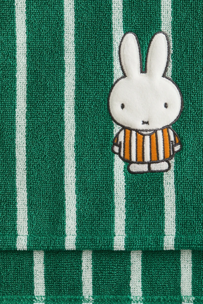 Cape-Style Baby Towel with Appliqué
