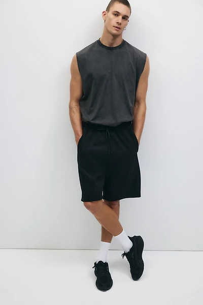 Loose-Fit Sports Shorts with DryMove™