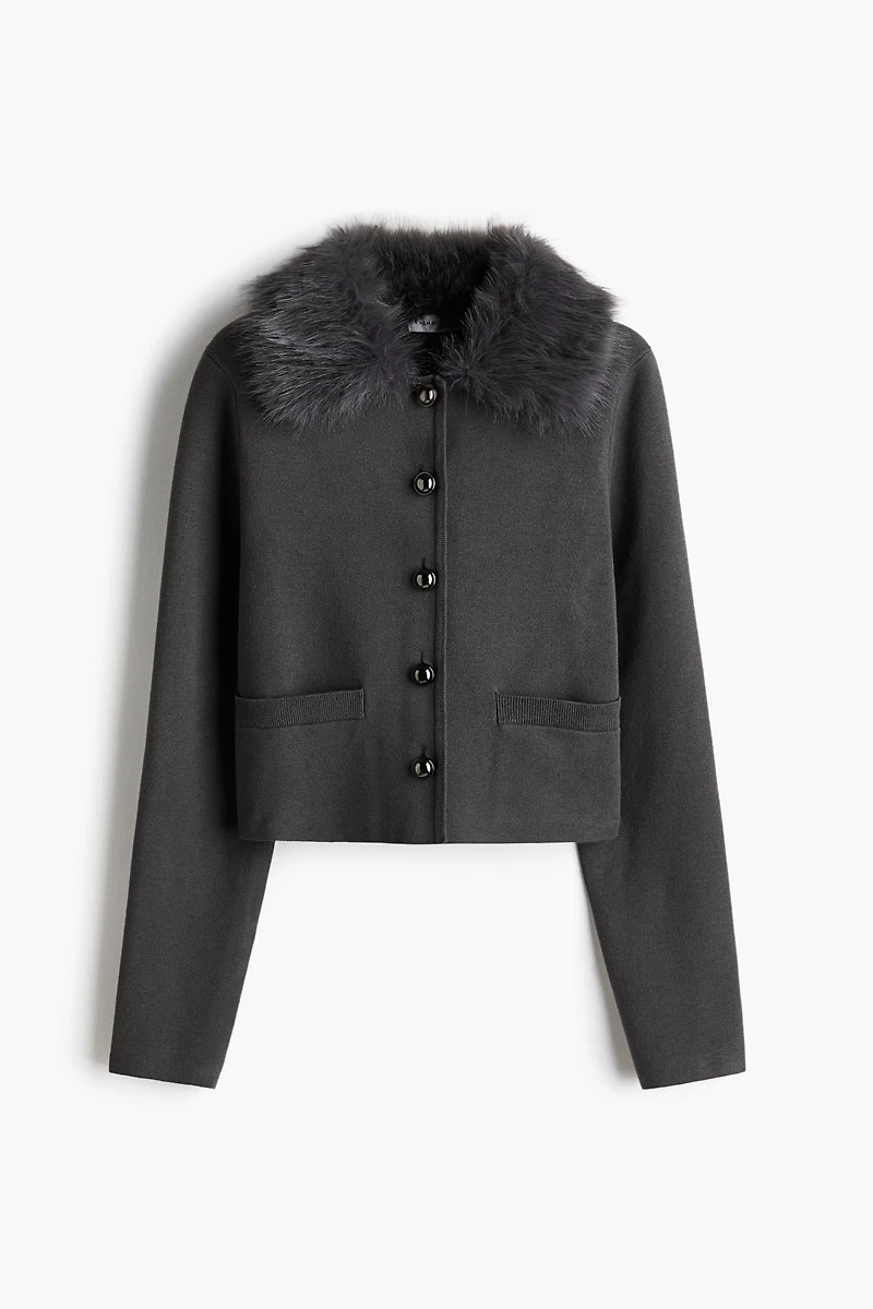 Gilet en fin tricot avec col