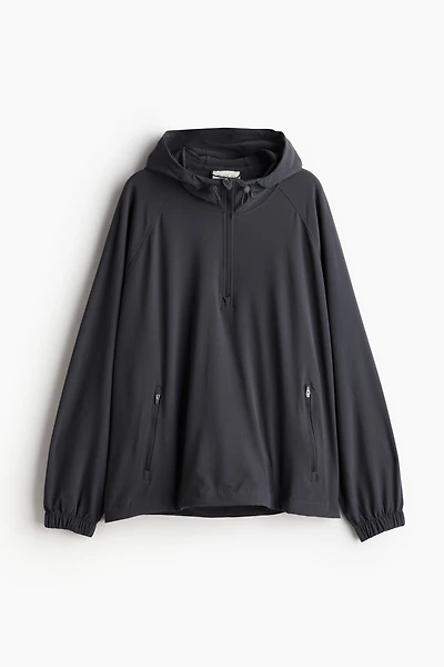 Running Anorak with DryMove™