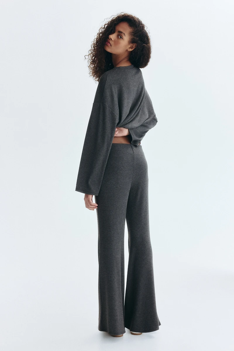Flared fine-knit trousers