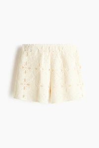 Short d'aspect crocheté