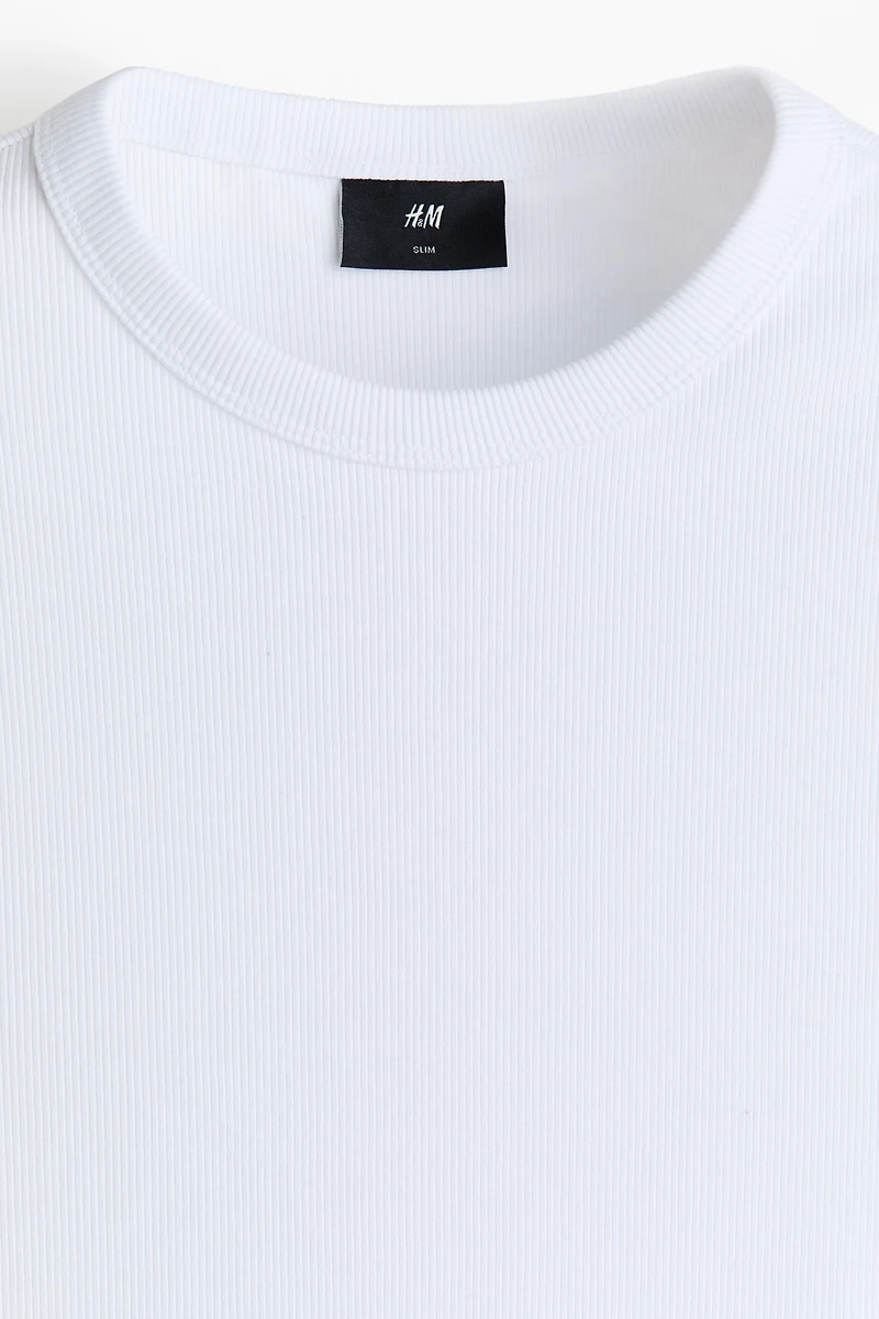 T-shirt côtelé près du corps