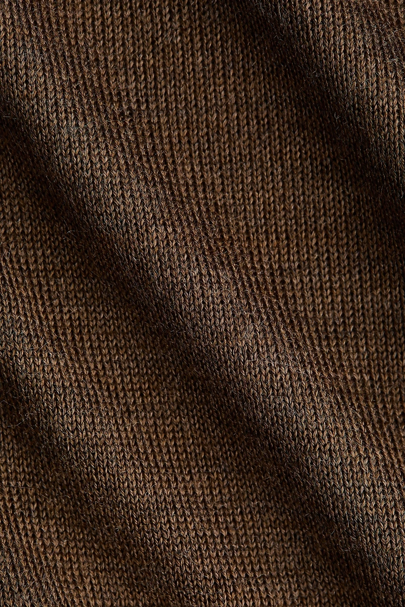 Haut asymétrique en tricot fin