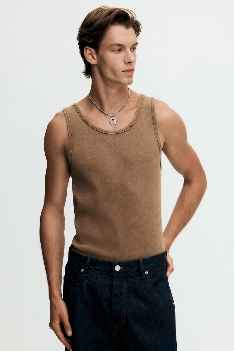 Camisole côtelée près du corps