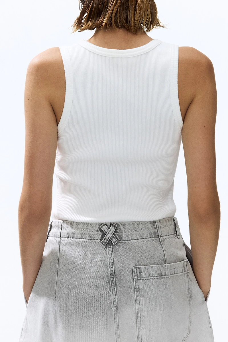 Regular-Waist Barrel-Leg Ankle Jeans