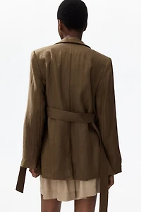 Veston en tissu texturé avec ceinture à nouer