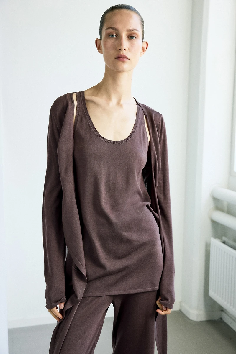 Long Fine-Knit Top