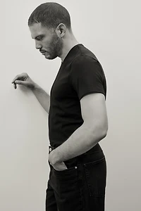 Slim Fit V-neck T-shirt