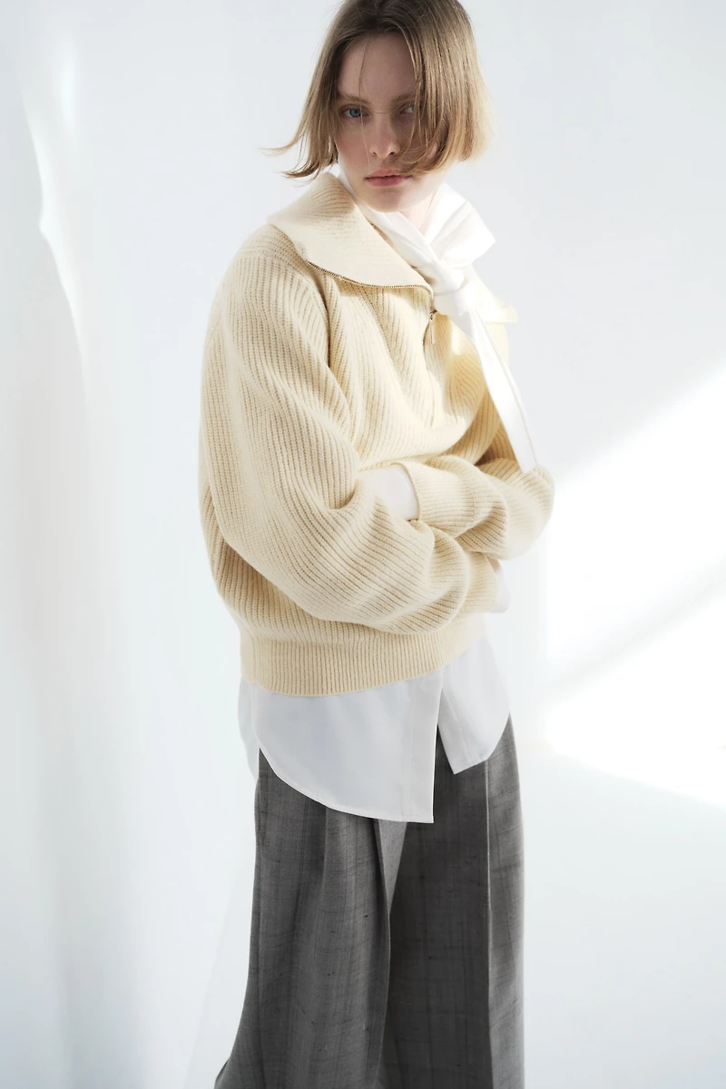 Chandail en tricot côtelé à col fermeture éclair