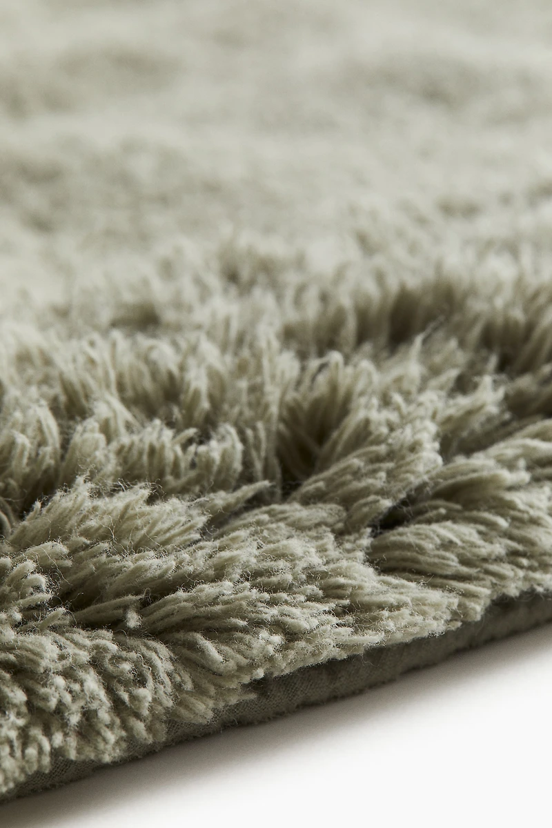 Oval Tufted Bath Mat