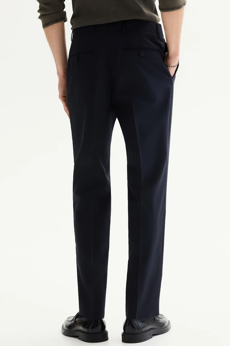 Pantalon de costume près du corps