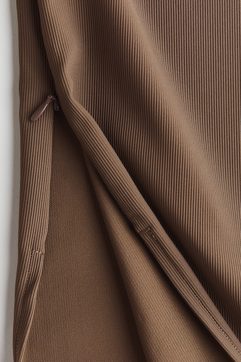 Cooling Slim Fit Ribbed midi skirt