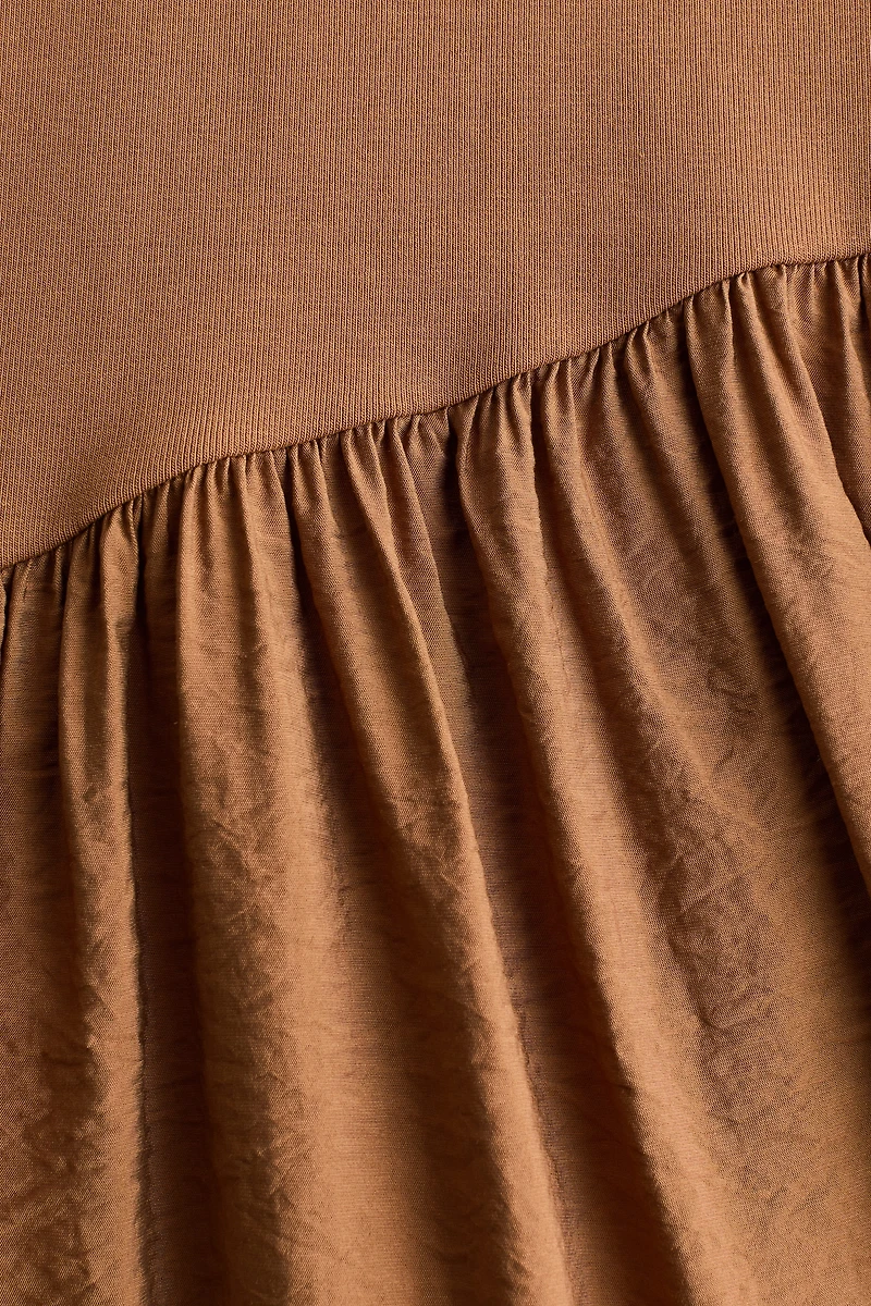 Robe asymétrique bi-matière