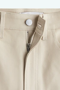 Short en cuir