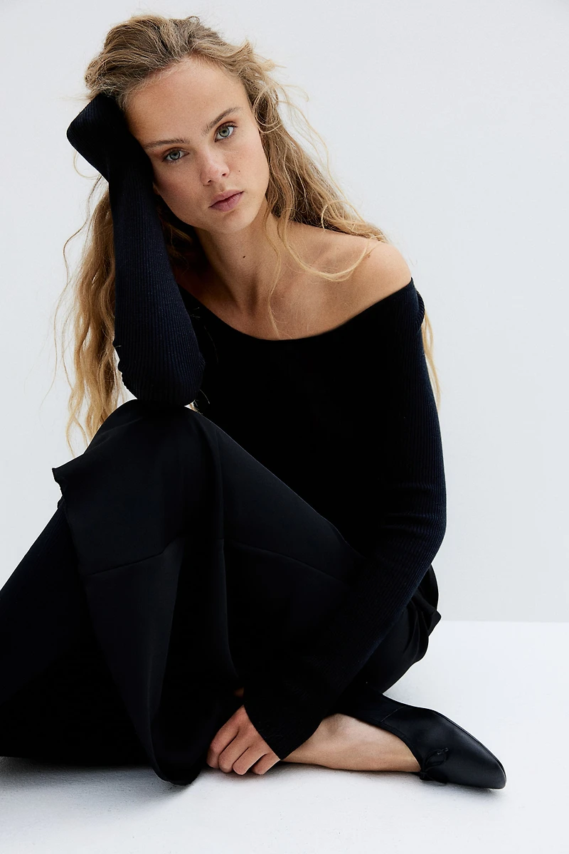 Off-the-shoulder Top