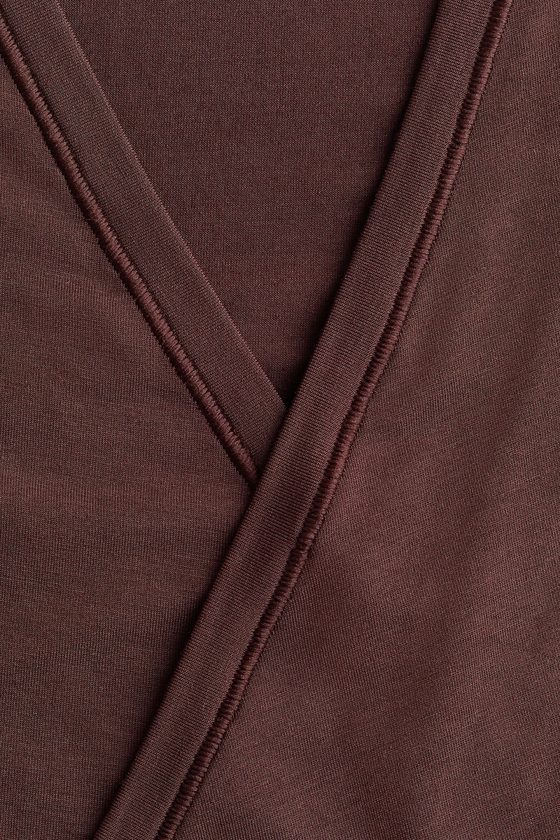 Haut de sport croisé en modal