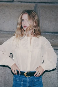 Blouse à col volants en coton