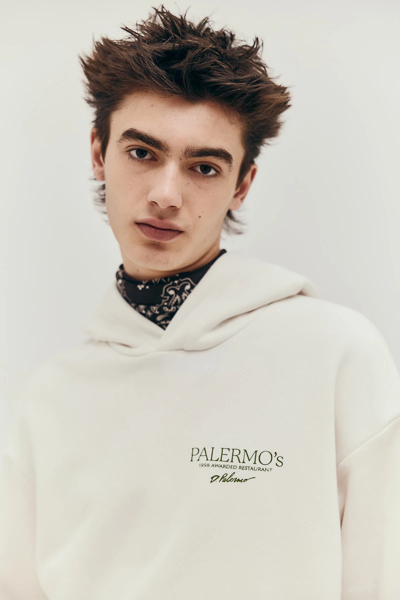 Chandail à capuchon imprimé Coupe Flottante