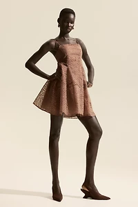 Robe brodée à bretelles fines