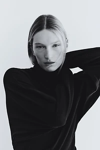 Batwing-Sleeved Mock Turtleneck Top