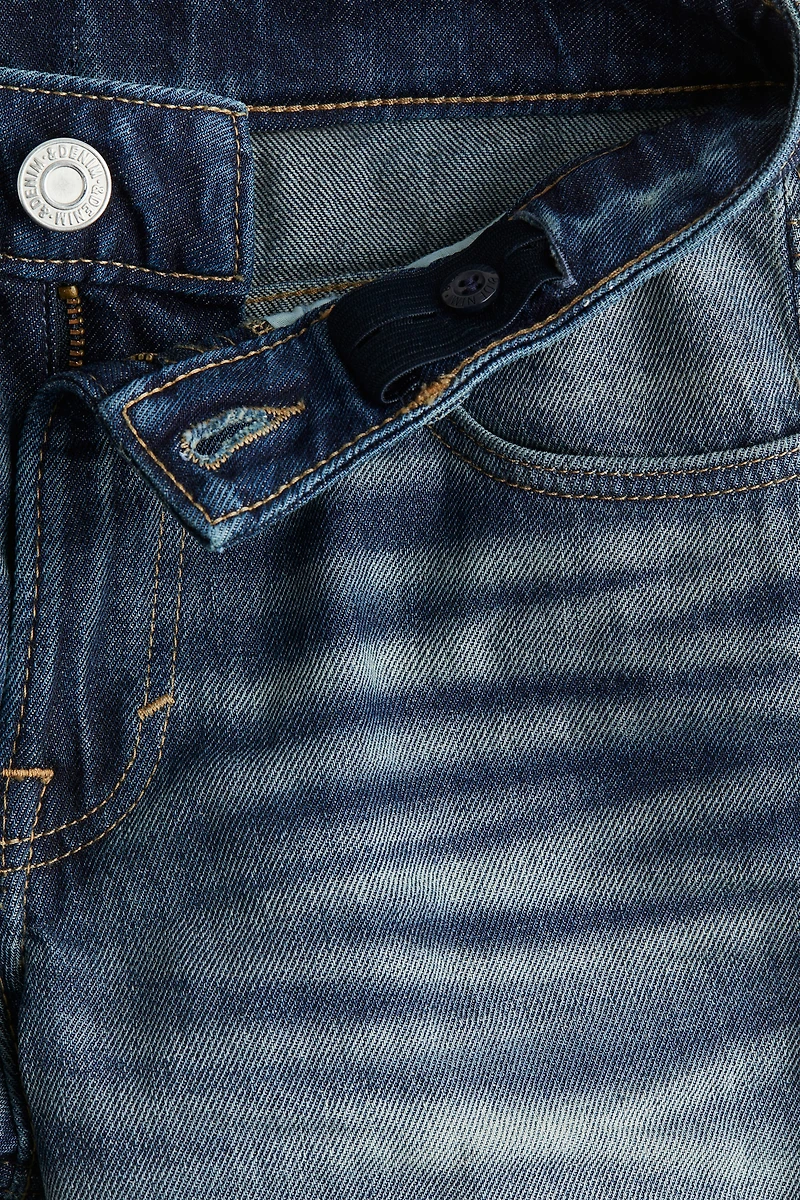 Relaxed Tapered Fit Jeans