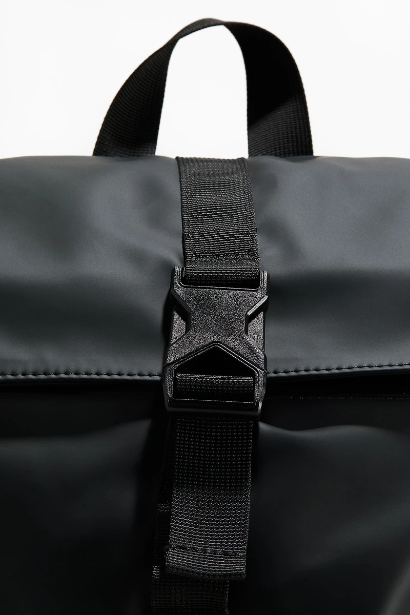 Sac à dos à rabat enroulable