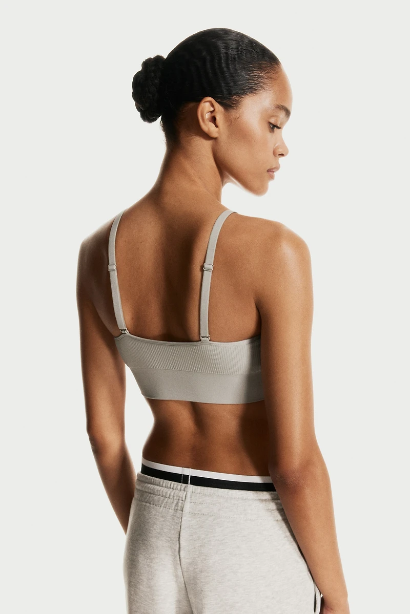 Seamless Medium-Support Sports Bra with DryMove™