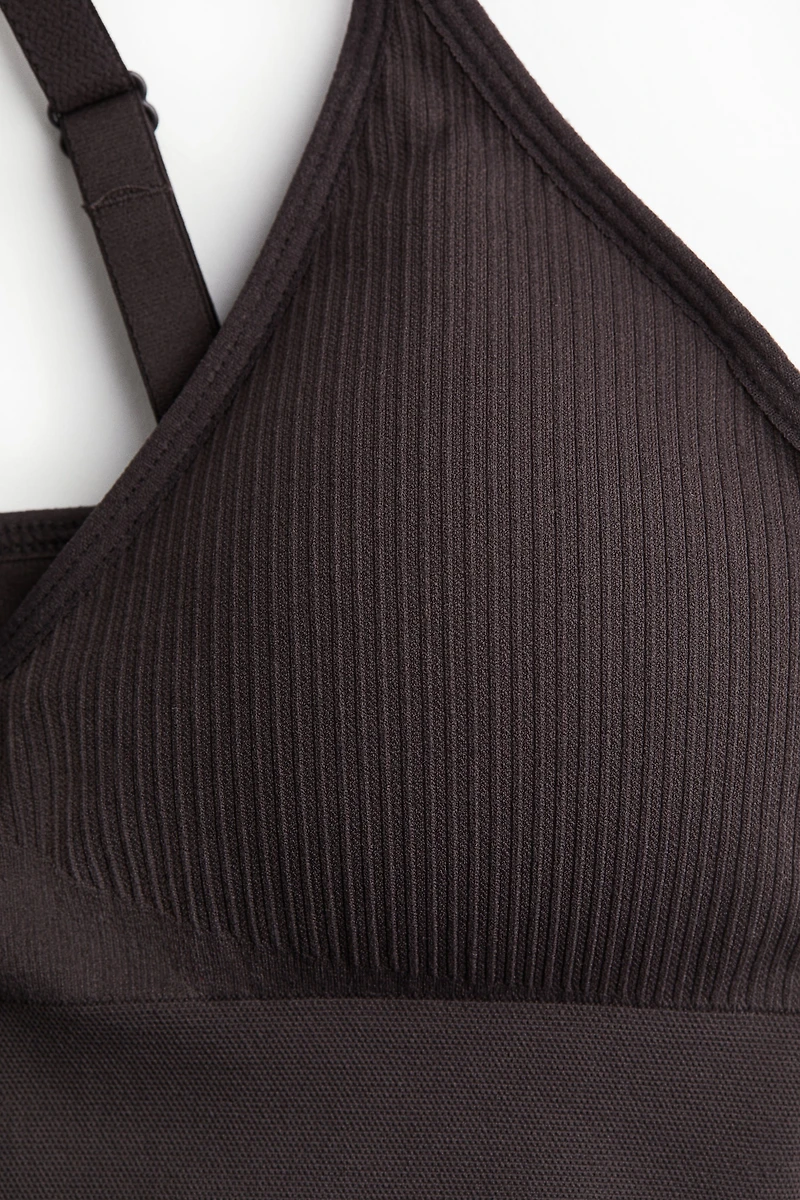 Seamless Medium-Support Sports Bra with DryMove™