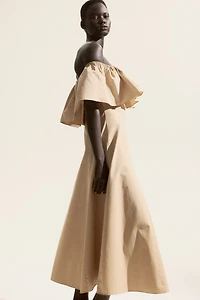 Robe épaules nues à volants