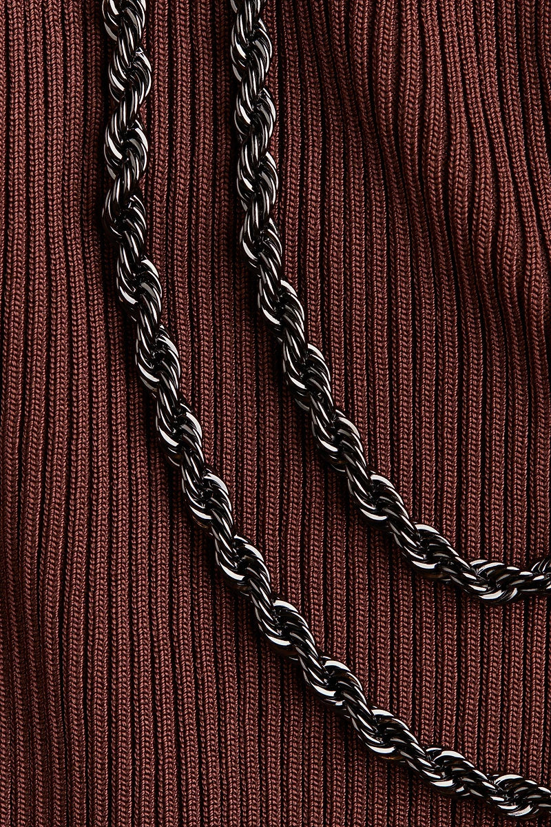 Haut à bretelles en chaîne