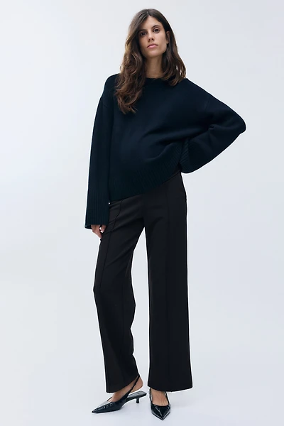 Pantalon MAMA avec plis marqués devant