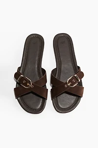 Crossover-strap sandals