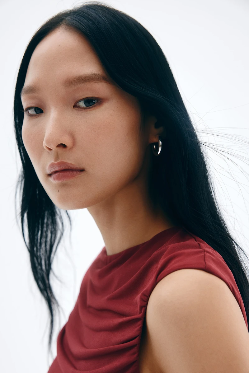 Haut à effet drapé avec mancherons