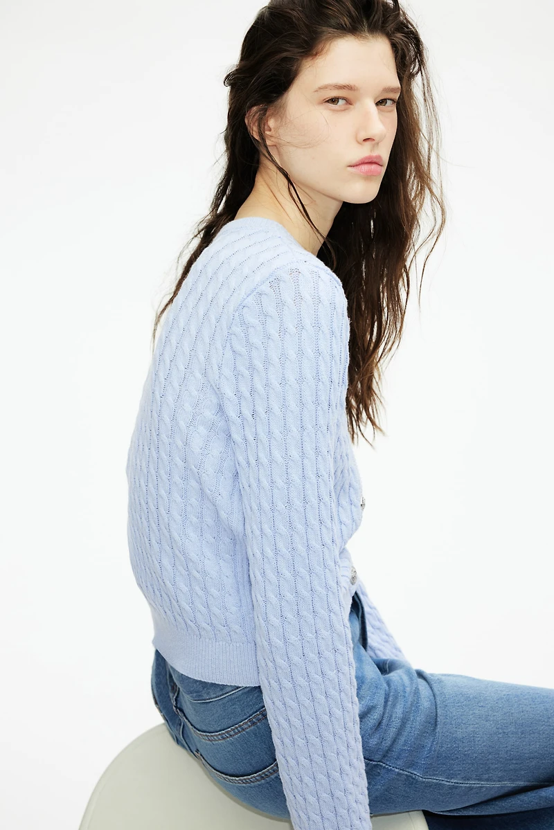 Chandail en tricot torsadé