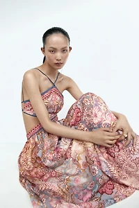 Robe découpée avec dos nu